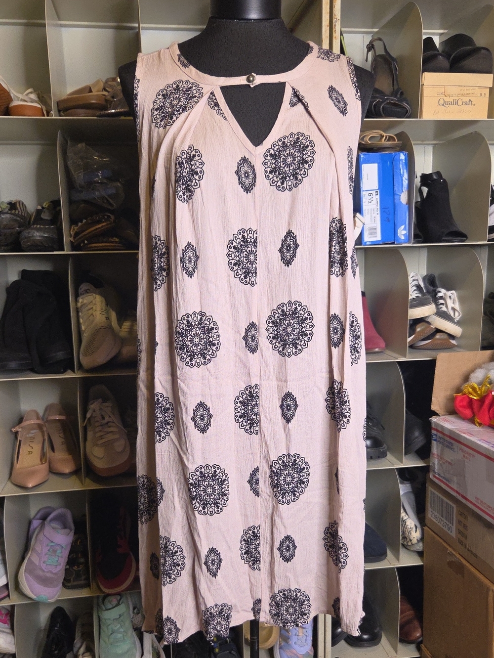 Vintage Havana Blush Pink Sleeveless Medallion Midi Dress